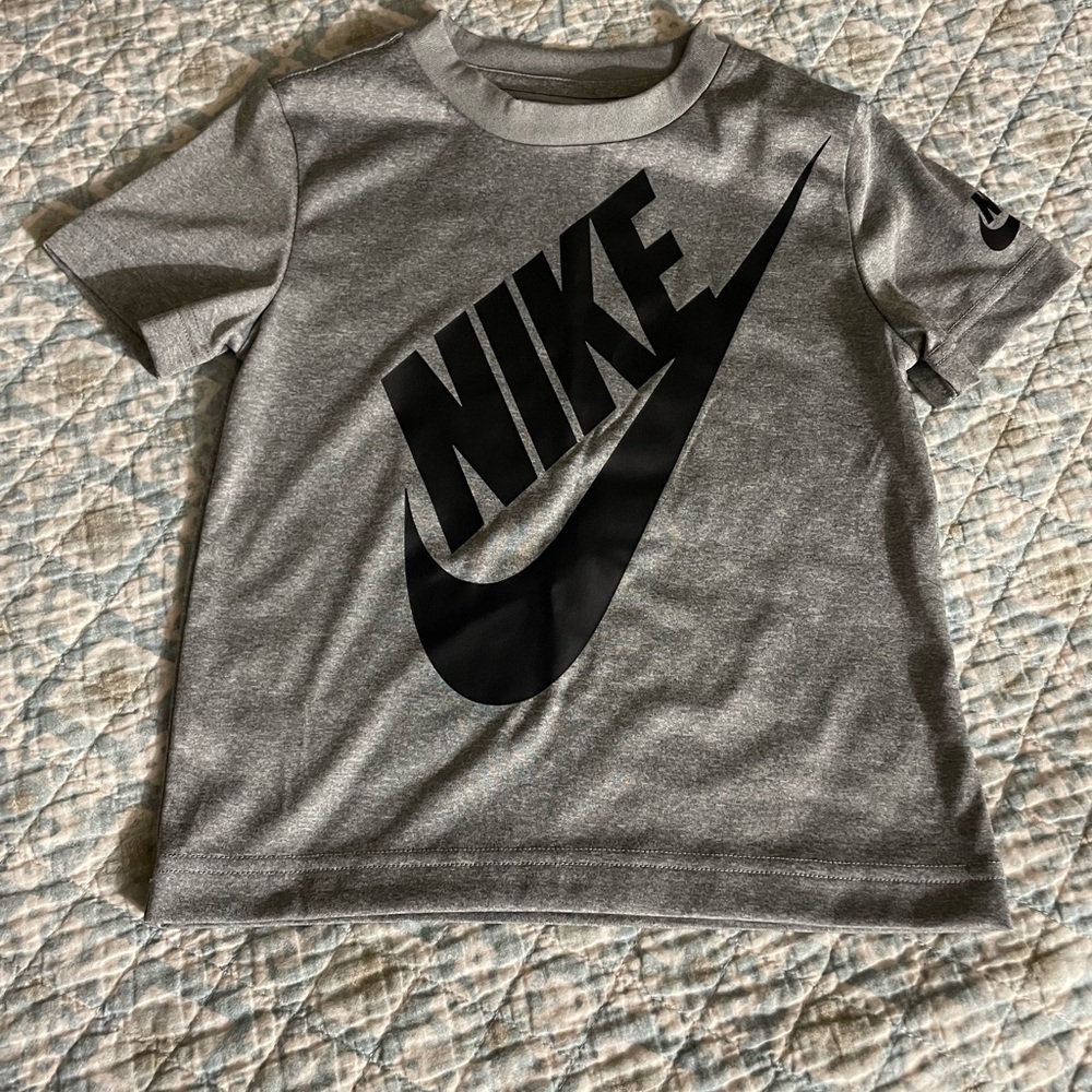 Nike Gray Short Sleeve Tee with Iconic Logo